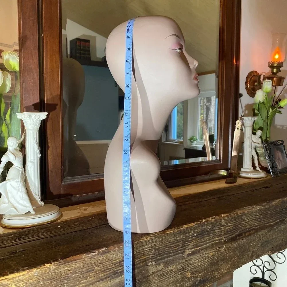 Mannequin Bust - Picture 6 of 7